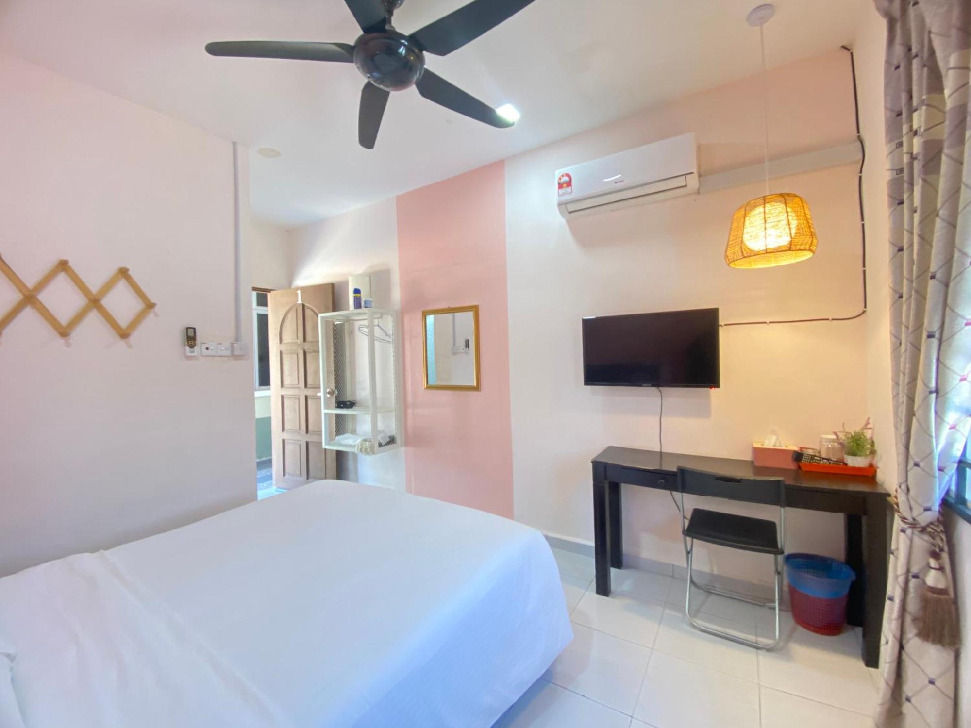 Besut Guesthouse Kampung Kuala Besut Dış mekan fotoğraf